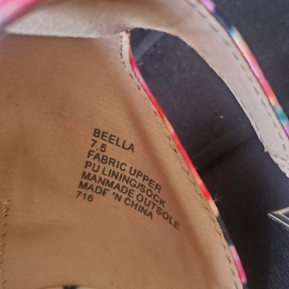 Madden Girl Sandals - Picture 11 of 11